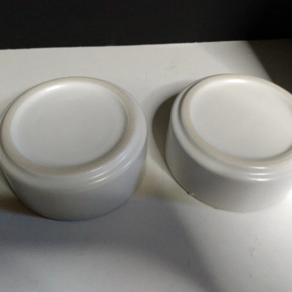 Sniffs & Wags ceramic pet bowls SILACONE TRY NOT INCLUDED.